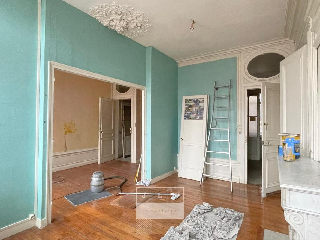 Investissement Place Louise de Bettignies