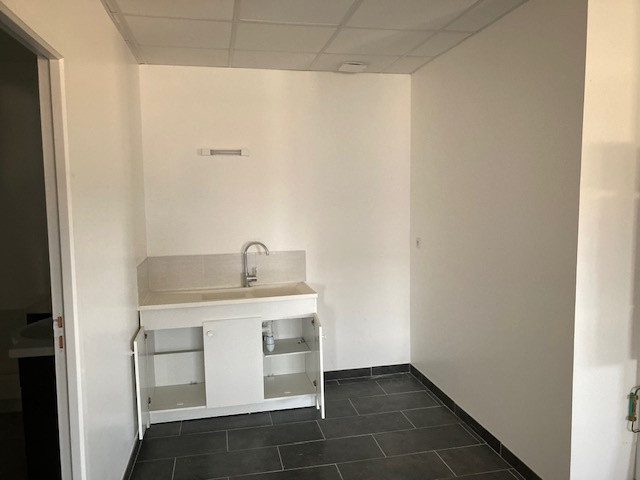 A LOUER plateau de Bureaux en Open-space en étage. Caen sud