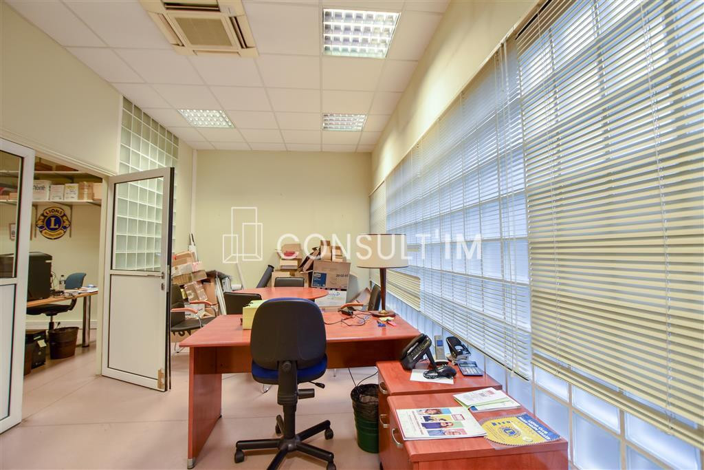 Proche Montparnasse boutique 106 m²
