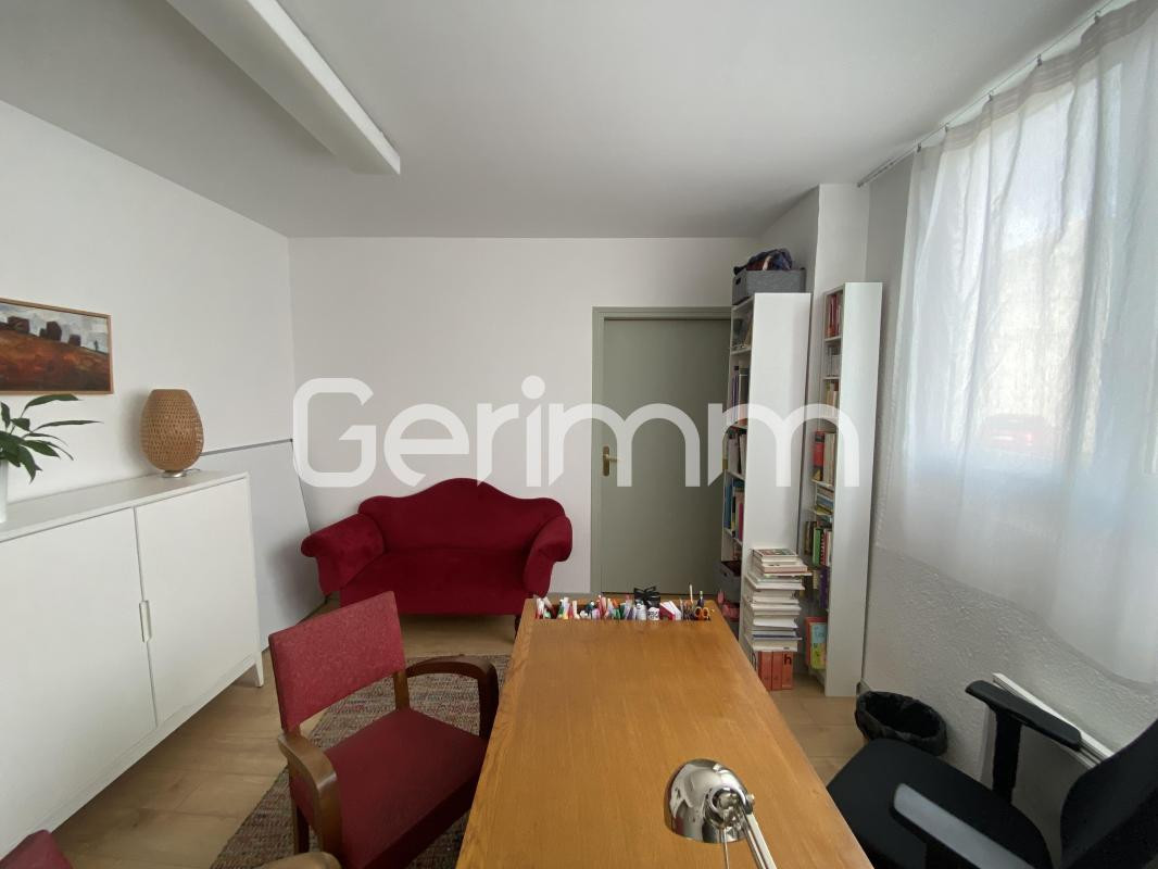 Location - Local professionnel - 43,16 m² - 6 000 €/an HC HT -