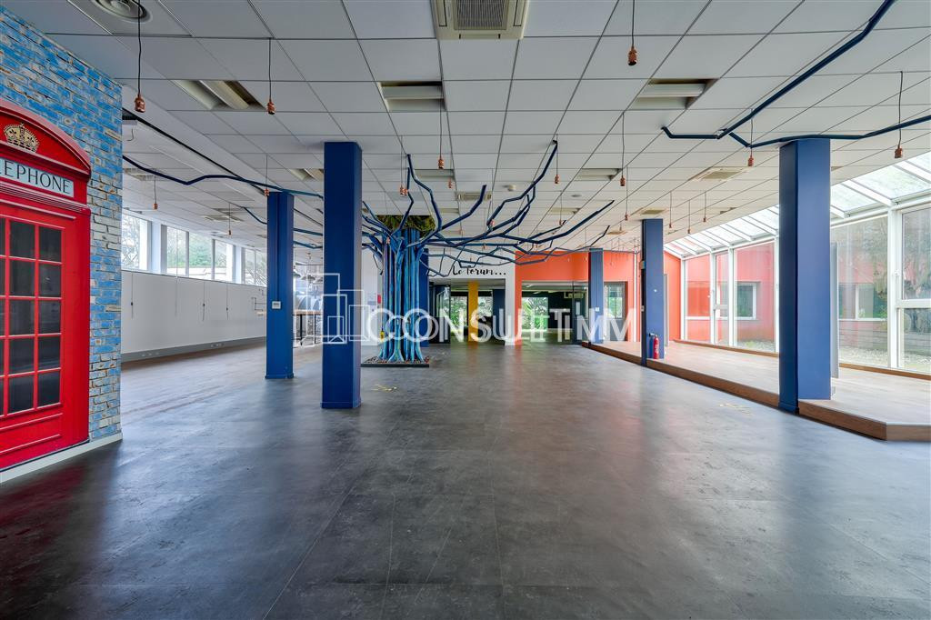 En bord de Seine, bien exceptionnel à VENDRE de 3258 m² avec terrasses et jardin