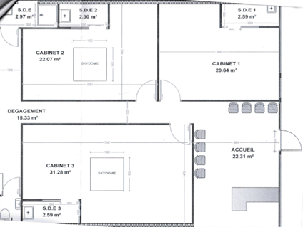 Plateau de 150m2 composé de 3 cabinets et une salle d'attente