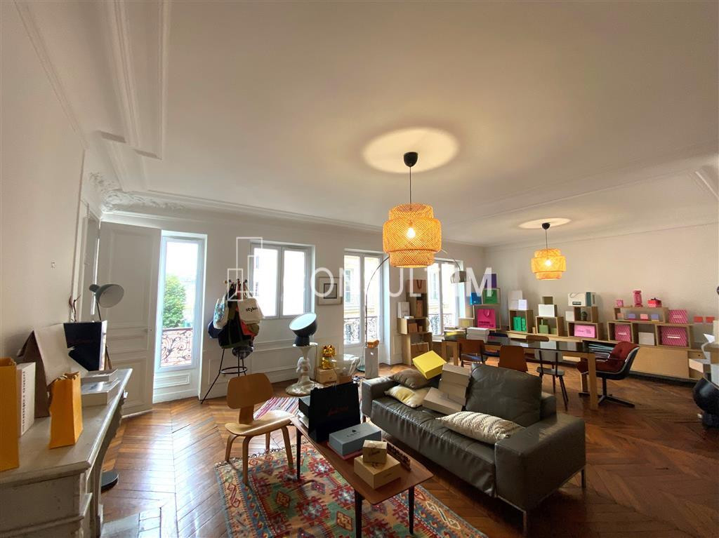 Au cœur du 10eme, beaux bureaux à louer en bail commercial