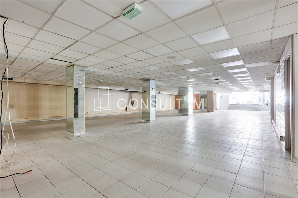 Commerce à louer en plein cœur du 15ème