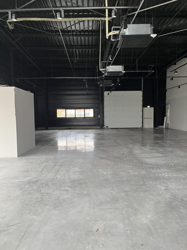 EXCLUSIVITÉ - CELLULE COMMERCIALE 299 m²  - 172 AV. AMÉDÉE M