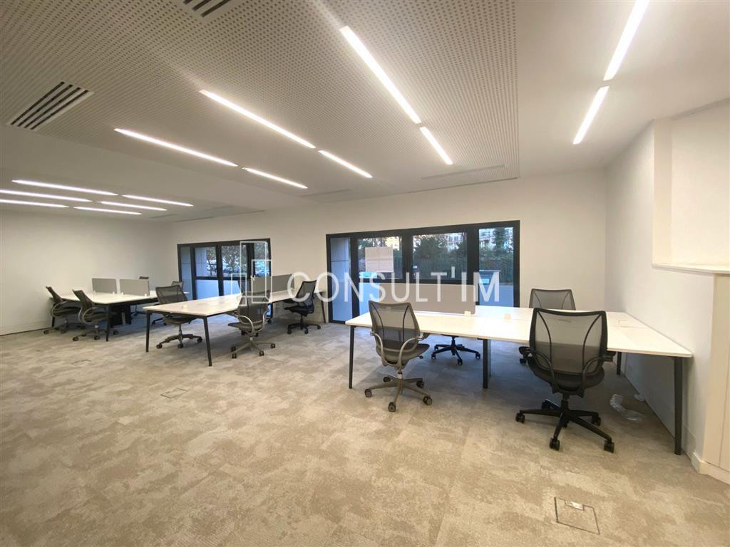 Quartier QCA – Bureaux flexibles dans un immeuble de bureaux avec accueil