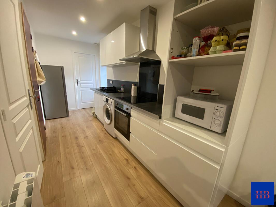 A VENDRE Immeuble avec 2 appartements rénovés Vire Normandie 4 pièce(s)