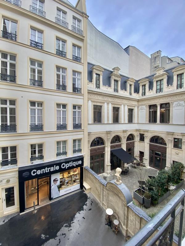 Lumineux rénové climatisé et avec Balcon