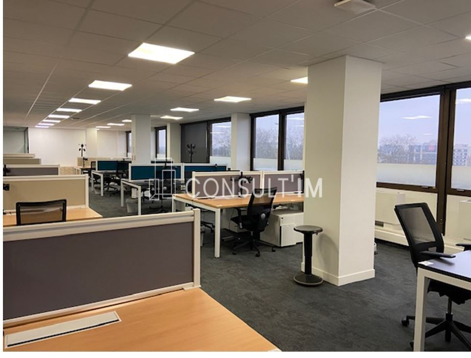 Aux bureaux de la colline, A LOUER, 132 m² en plug and play, en excellent état