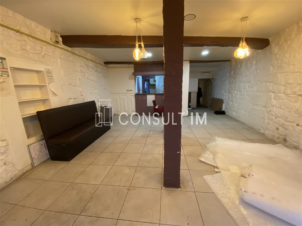 LOCATION PURE - Rue du Faubourg Saint-Martin, boutique de plain pieds