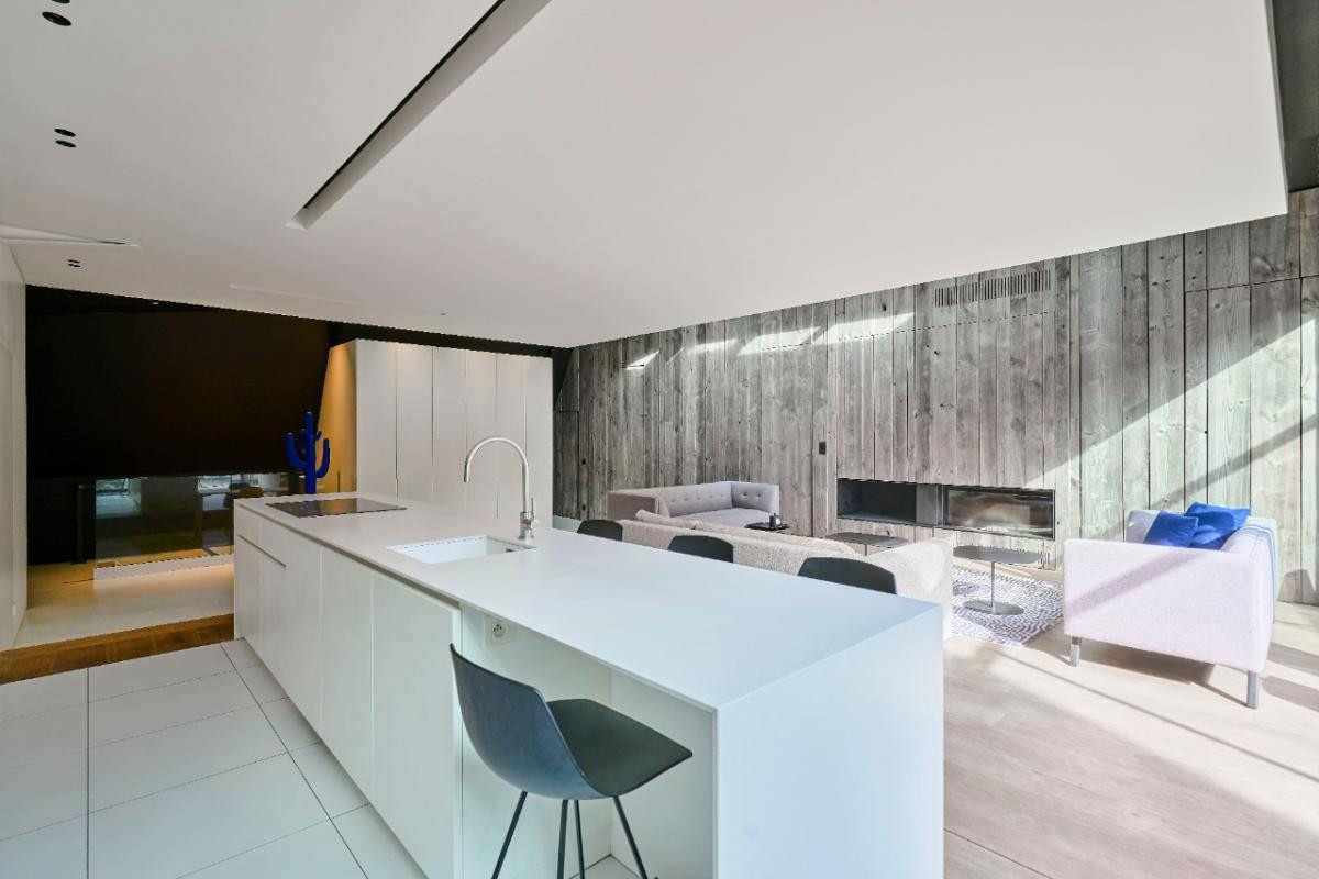 Vieux Lille immeuble de bureaux avec appartement et parkings