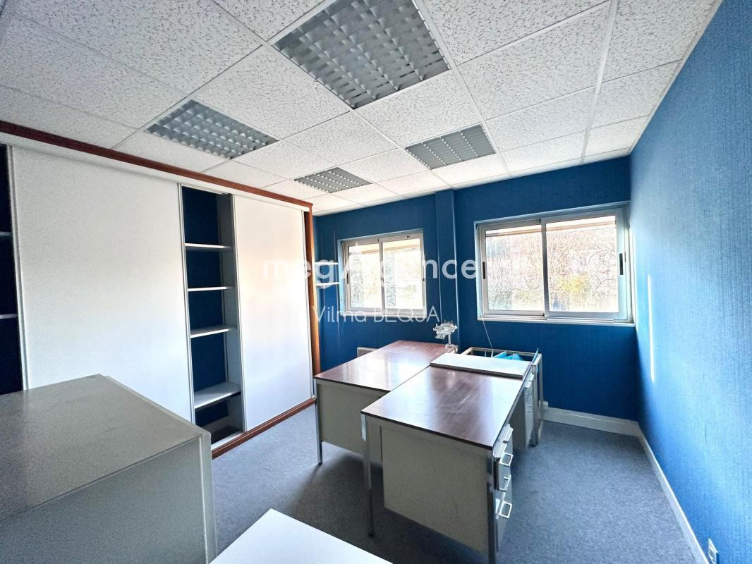 LOCAL COMMERCIAL 468 M²