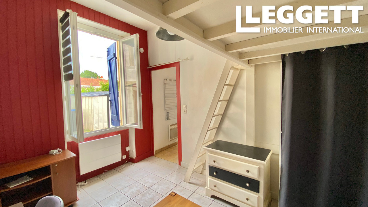 Idéal pour un investisseur à La Rochelle - 2 studios meublés, 2 T1  meublés, et 2 T3 en duplex loués vides