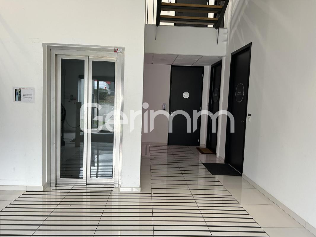 Location - Immeuble de bureaux - 71,28 m² - VOIRON