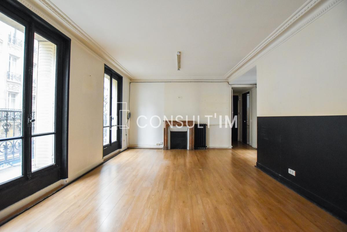 Bureaux 79 m² avec balcon filant