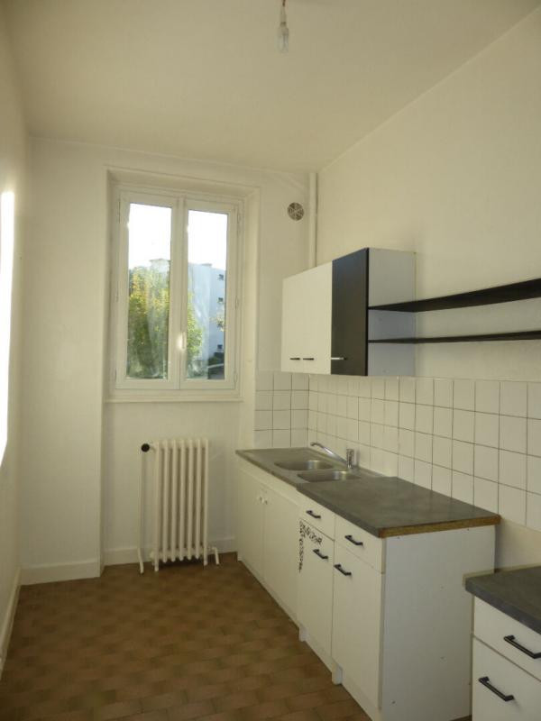 CLERMONT FERRAND, Immeuble  12 pièce(s) 253 m2, rapport 23300/an, jardin, garages, balcon 499800 FAI