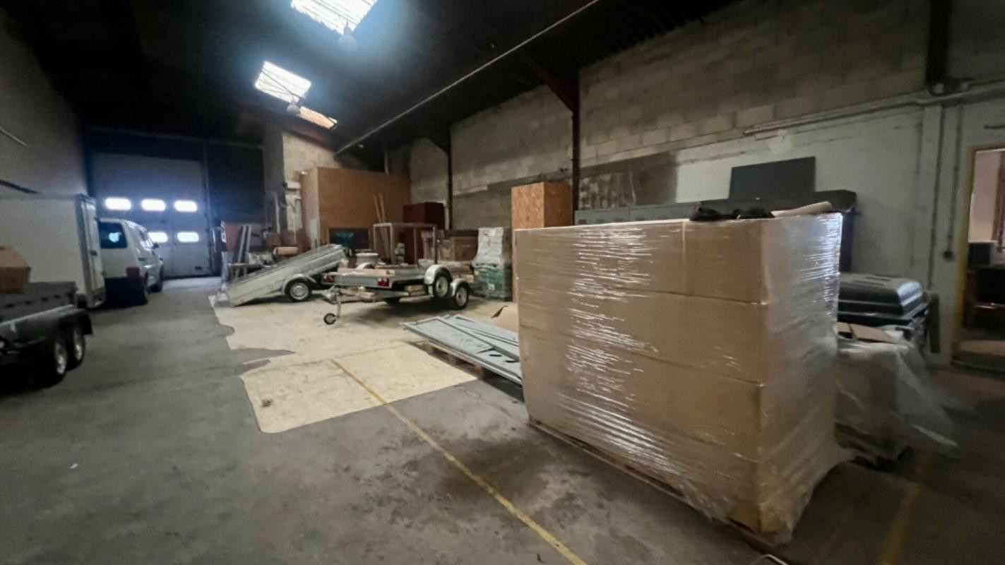 ATELIER 288 m2 avec  bureau et  4 appartements loués