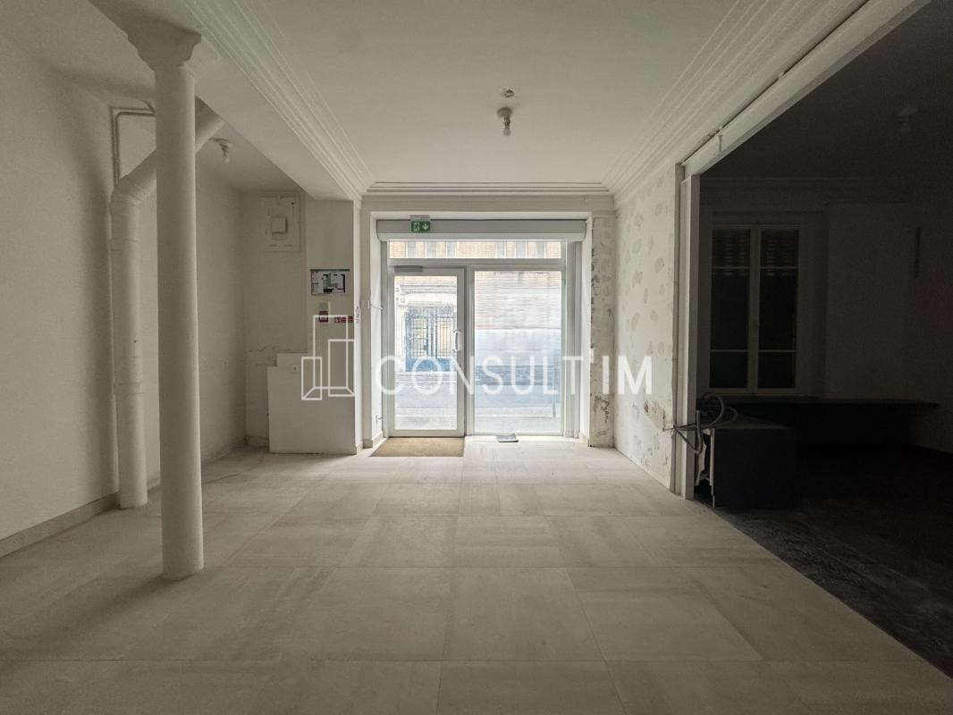 Consult'im vous propose une surface de bureau en pignon sur rue de 40 m²