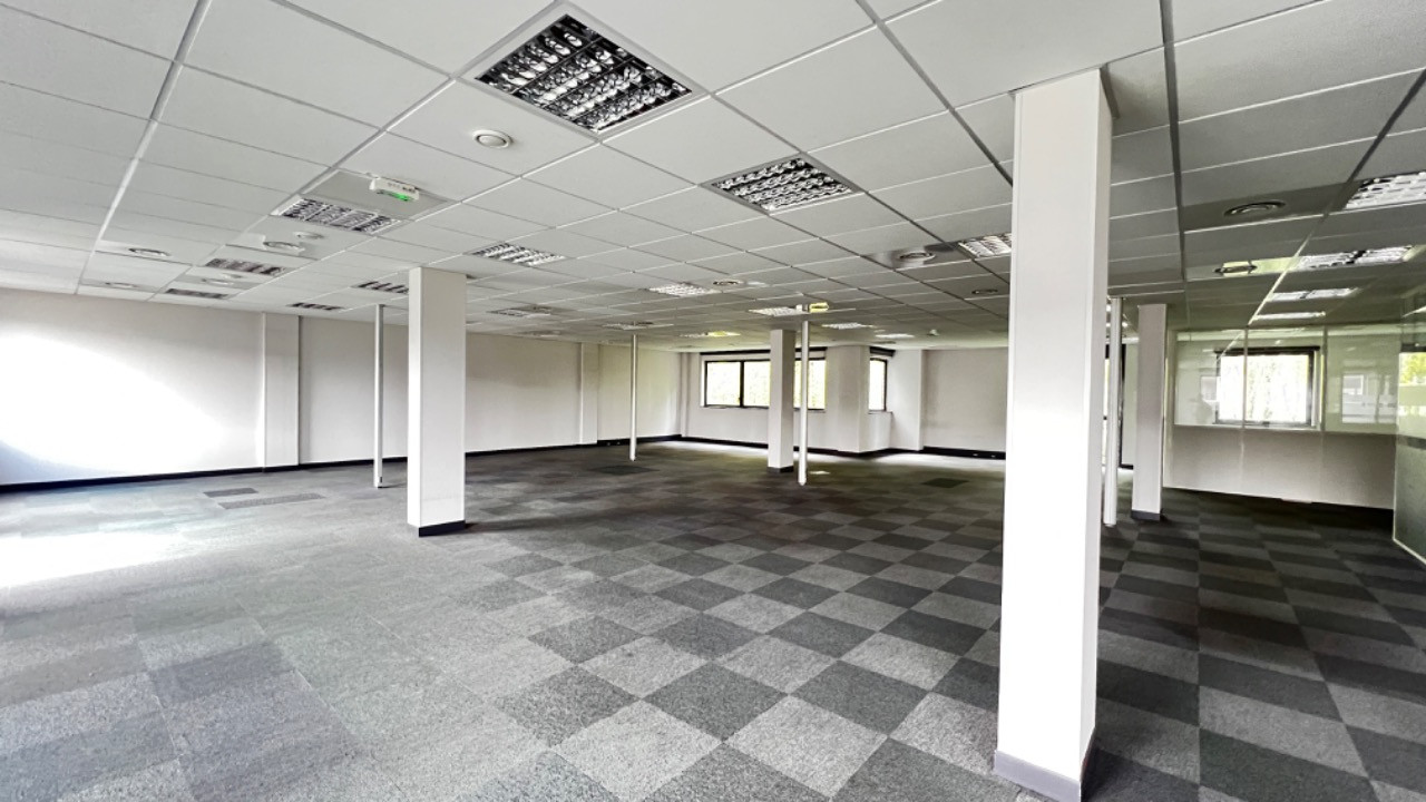Immeuble avec bureaux divisibles