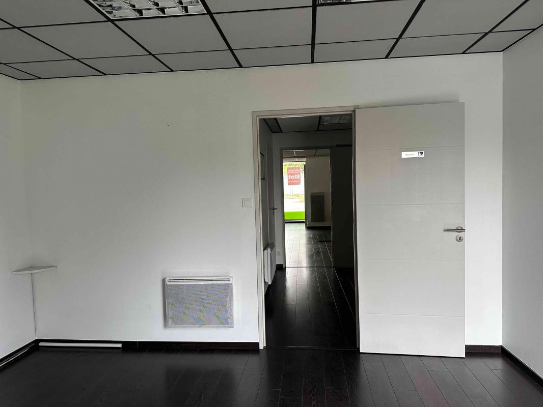 REZE-LES SORINIERES / Local commercial (Bureau / Commerce)