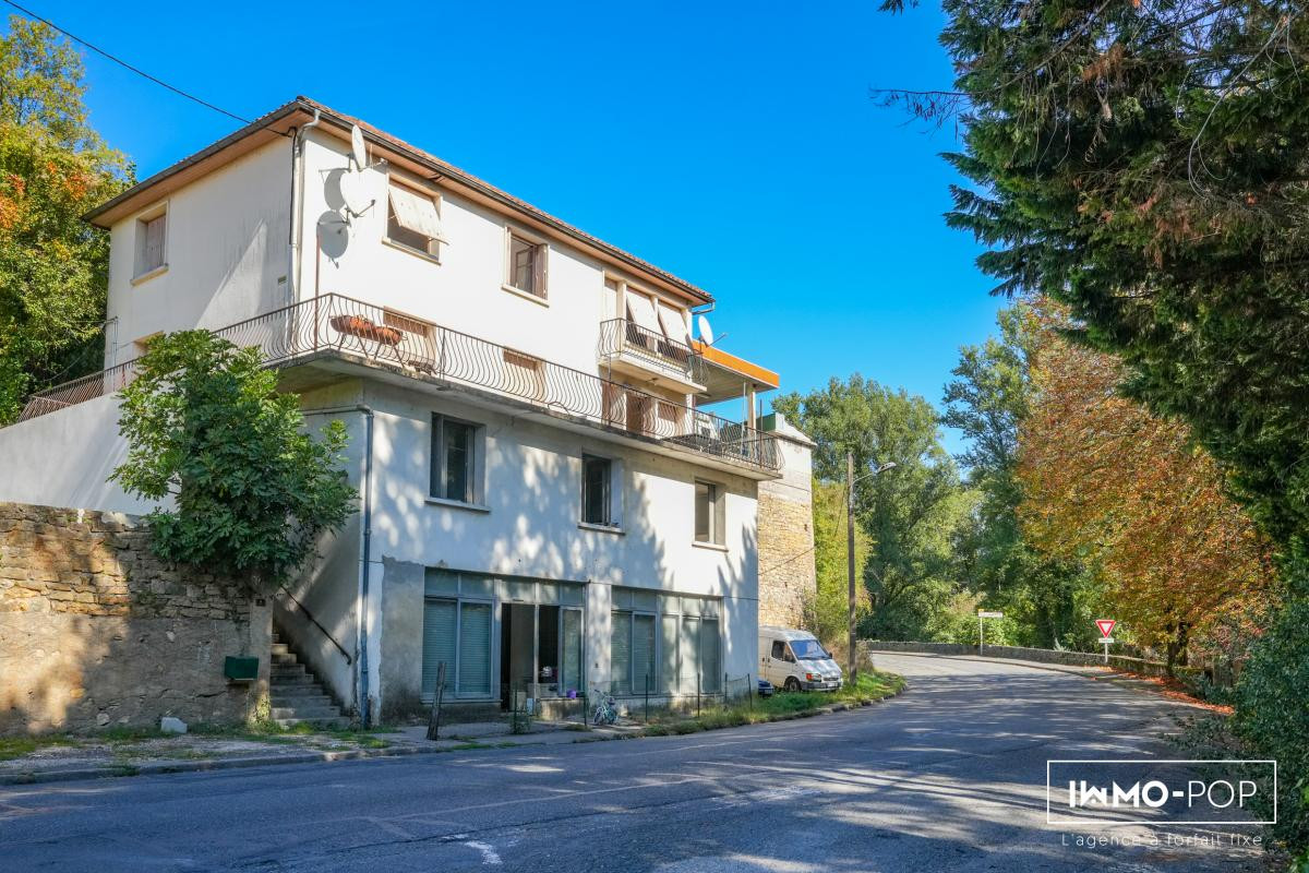 Immeuble de 260m2 à Puy-l'Evêque