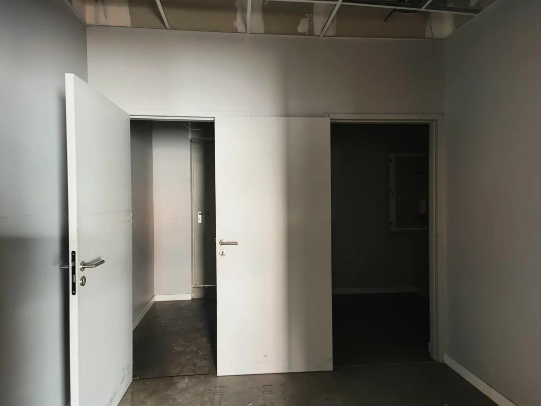 Local Commercial à Vendre - 267 m² - Saint Priest Centre 69800