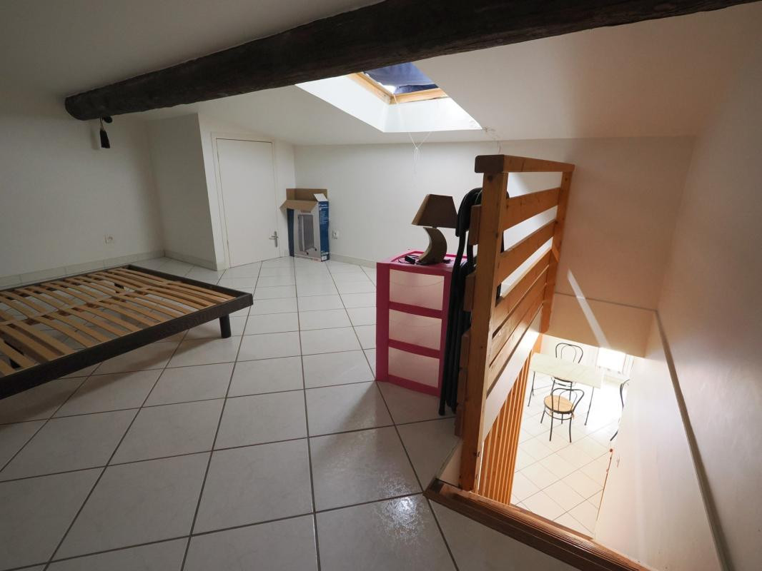 A VENDRE A DIGNE LES BAINS LOT DE 15 APPARTMENTS DONT 8 A RENOVER , PLEIN CENTRE VILLE