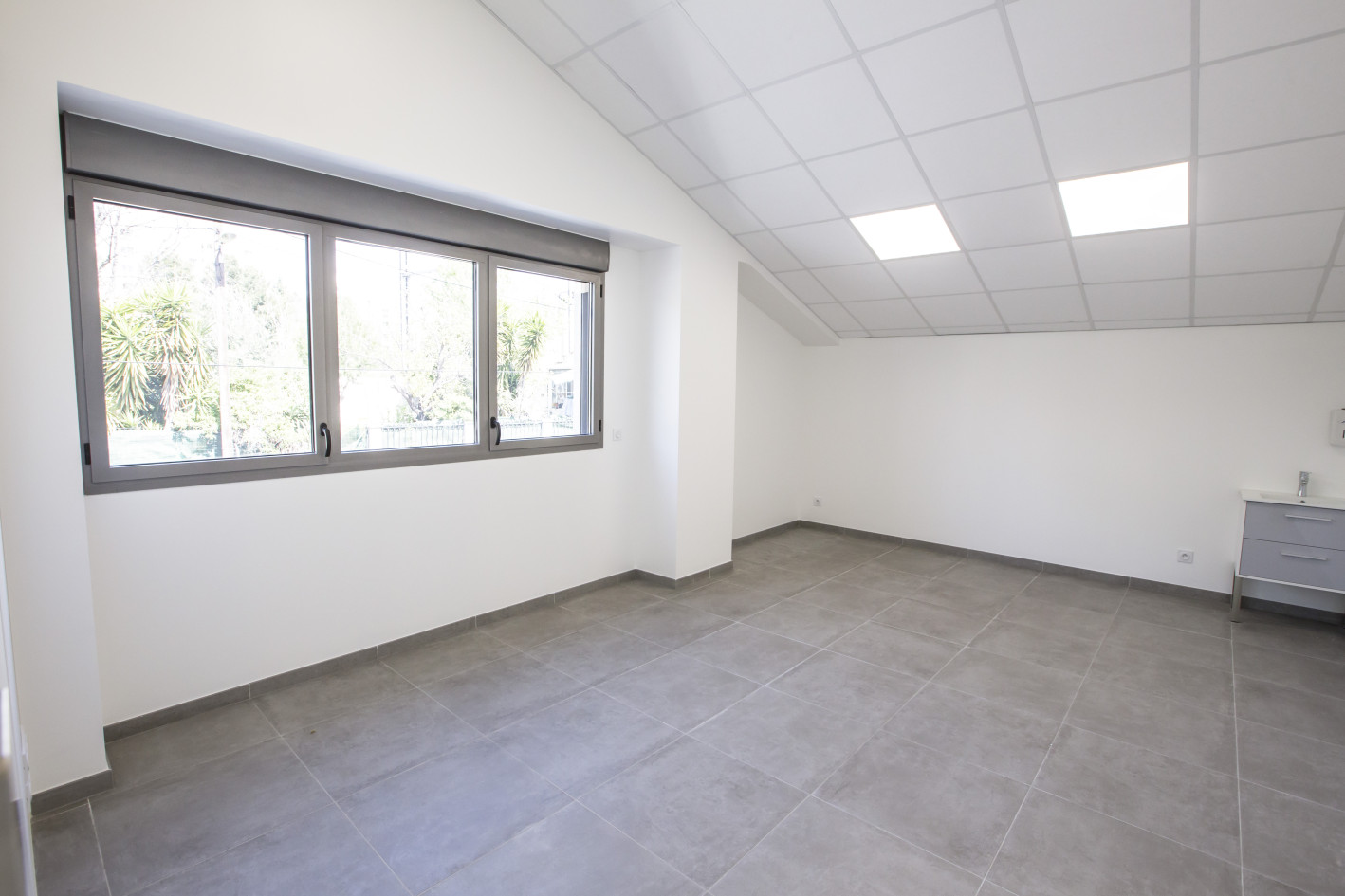 📍 Cabinet médical 25 m² à louer – Centre médical pluridisciplinaire – Marseille 11e