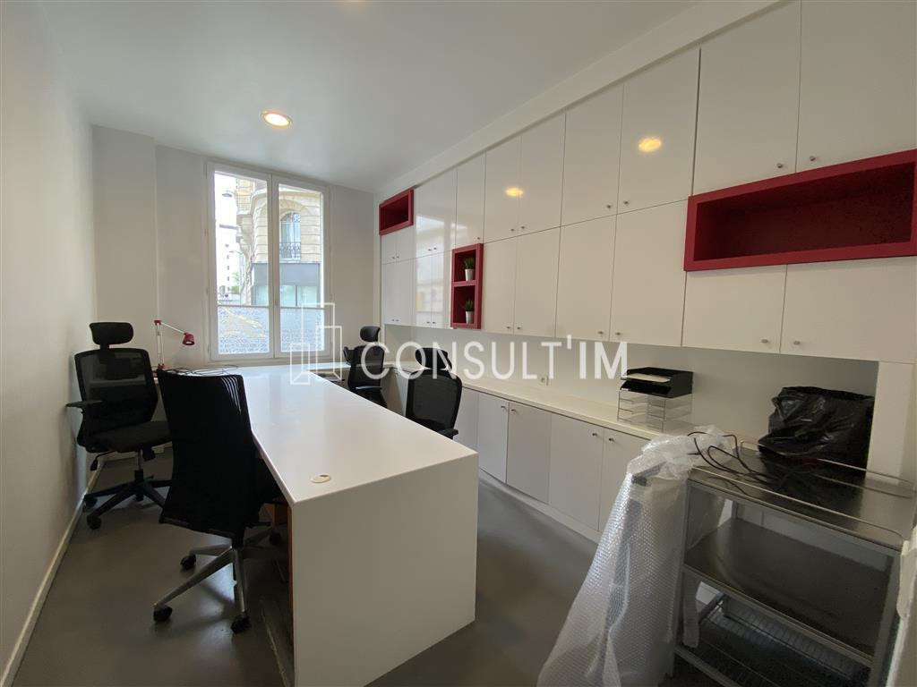 Local professionnel en rez-de-chaussée de 60m²