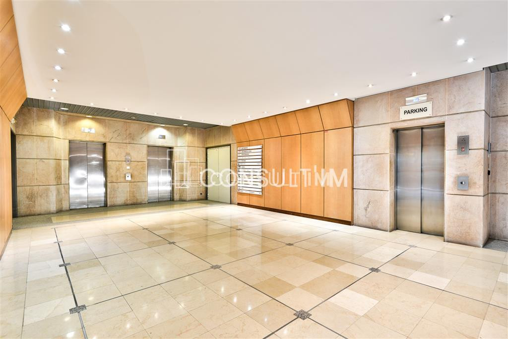 Surface de bureaux  de 795 m² non divisible à vendre dans un immeuble de bon standing