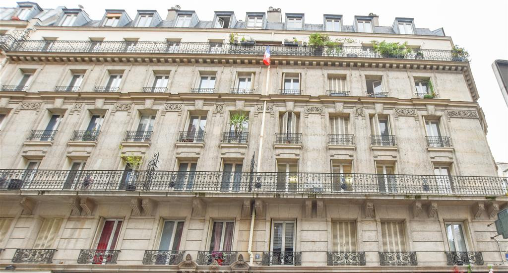 Bureaux 79 m² avec balcon filant