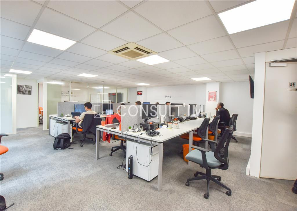 Rue du Louvre bureaux en R+1 de 516 m²