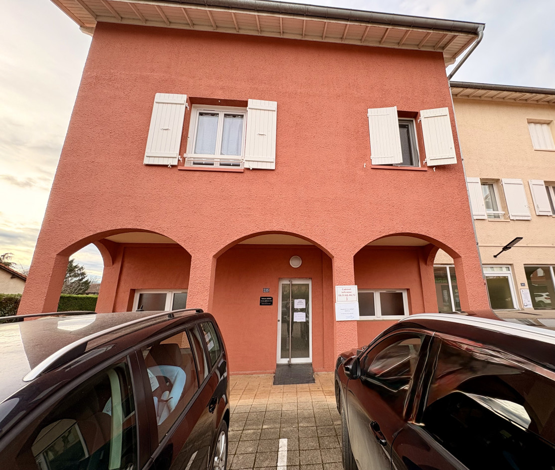 BUREAU 33m2 à louer-centre village- Idéal professions libérales