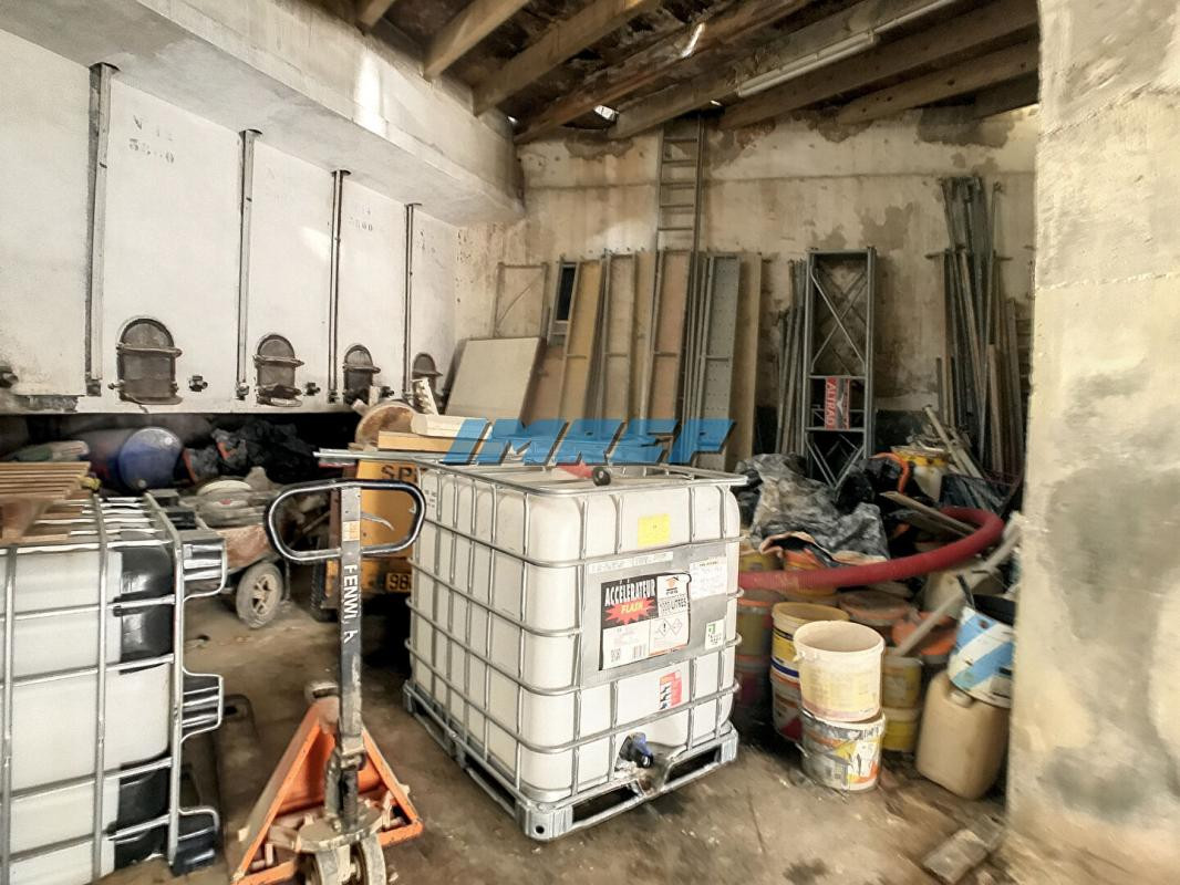 13014   502 m2 parcelle  Immeuble  de 154 m2 avec entrepot en fond de cour