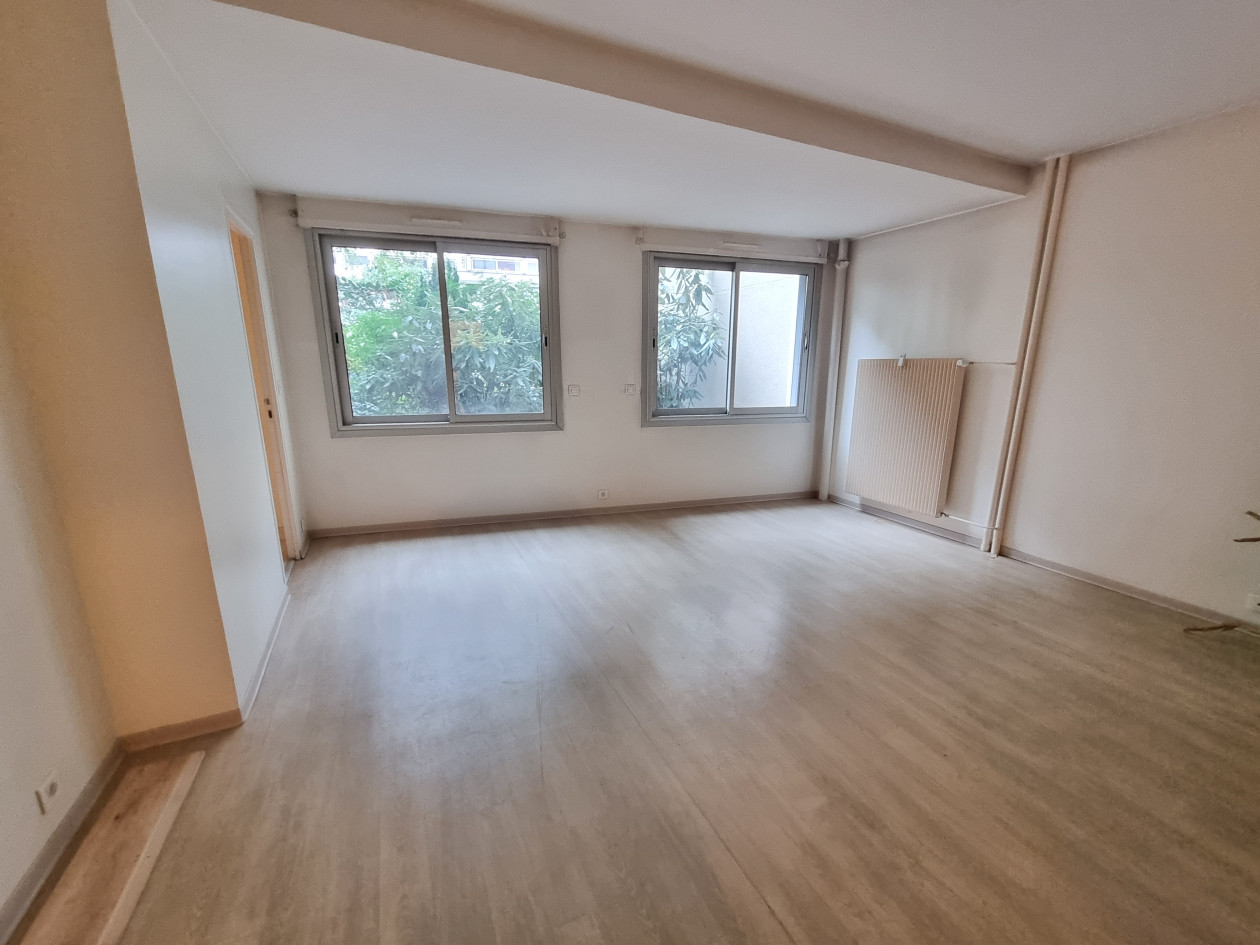 LOCAL PROFESSIONNEL - RUE LECOURBE