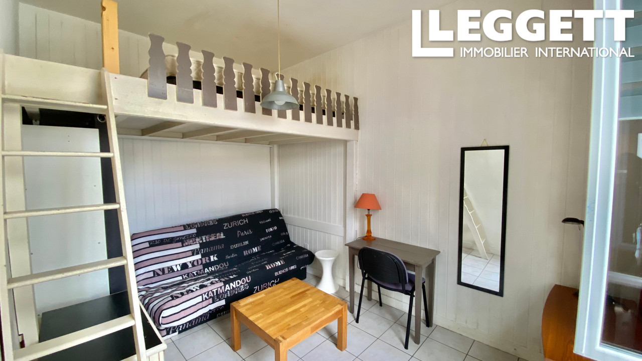 Idéal pour un investisseur à La Rochelle - 2 studios meublés, 2 T1  meublés, et 2 T3 en duplex loués vides