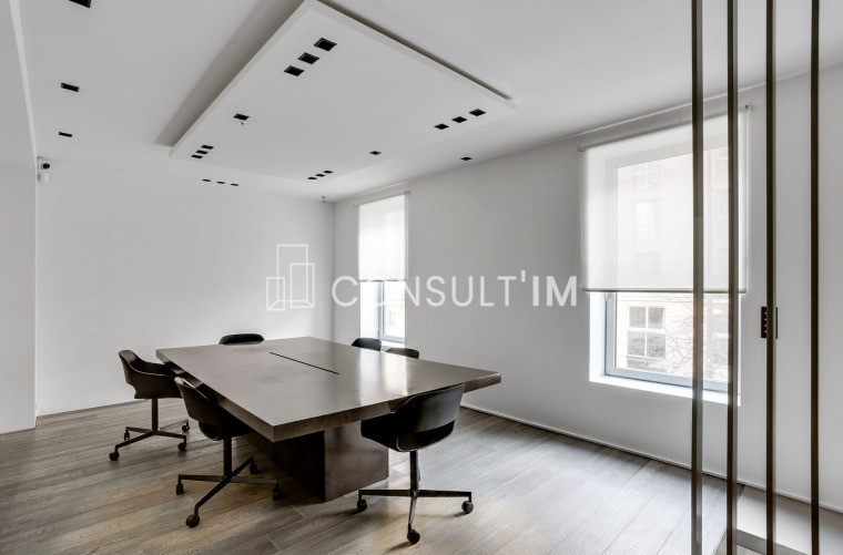 Immeuble indépendant à vendre de 260m² à Suresnes