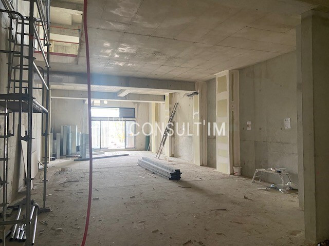 A Louer Cellule commerciale neuve Ivry sur Seine