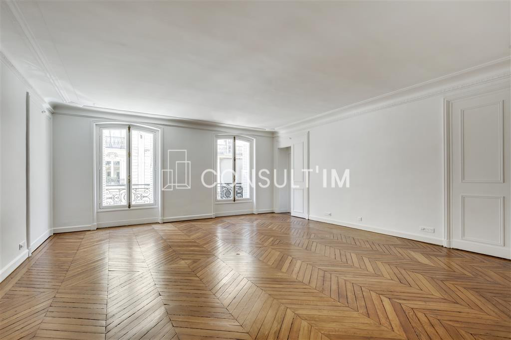 Parc Monceau bureaux parquet moulures cheminées
