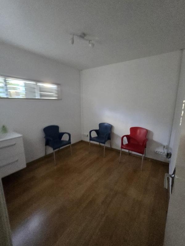 CENTRE-VILLE - EMPLACEMENT IDEAL - LE TAMPON