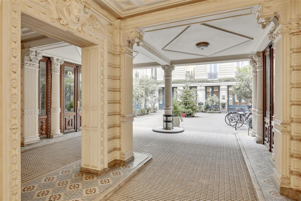 Bureaux 245 m² avec terrasse proche métro Miromesnil