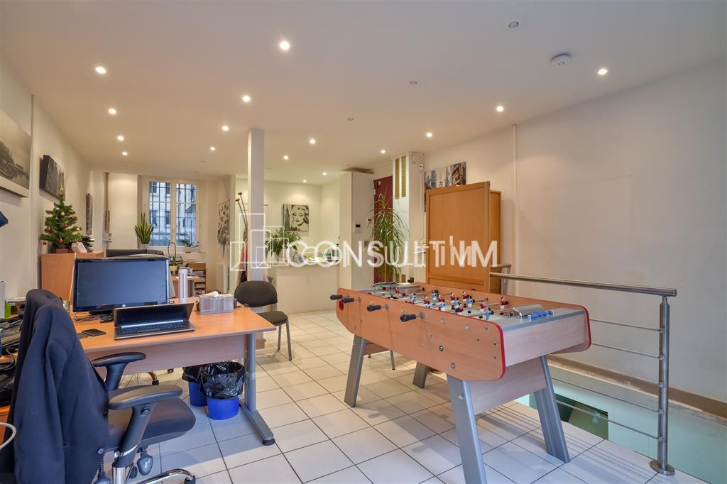 A vendre en exclusivité, à proximité de la place Felix Eboué, local commercial de 55 m²