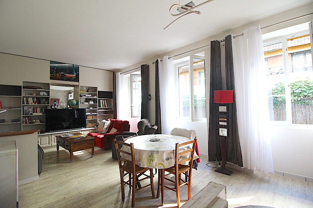 Paris 18e / Limite 17e — Idéal Cabinet Médical ou Paramédical (2 à 3 praticiens) — 450 000 €