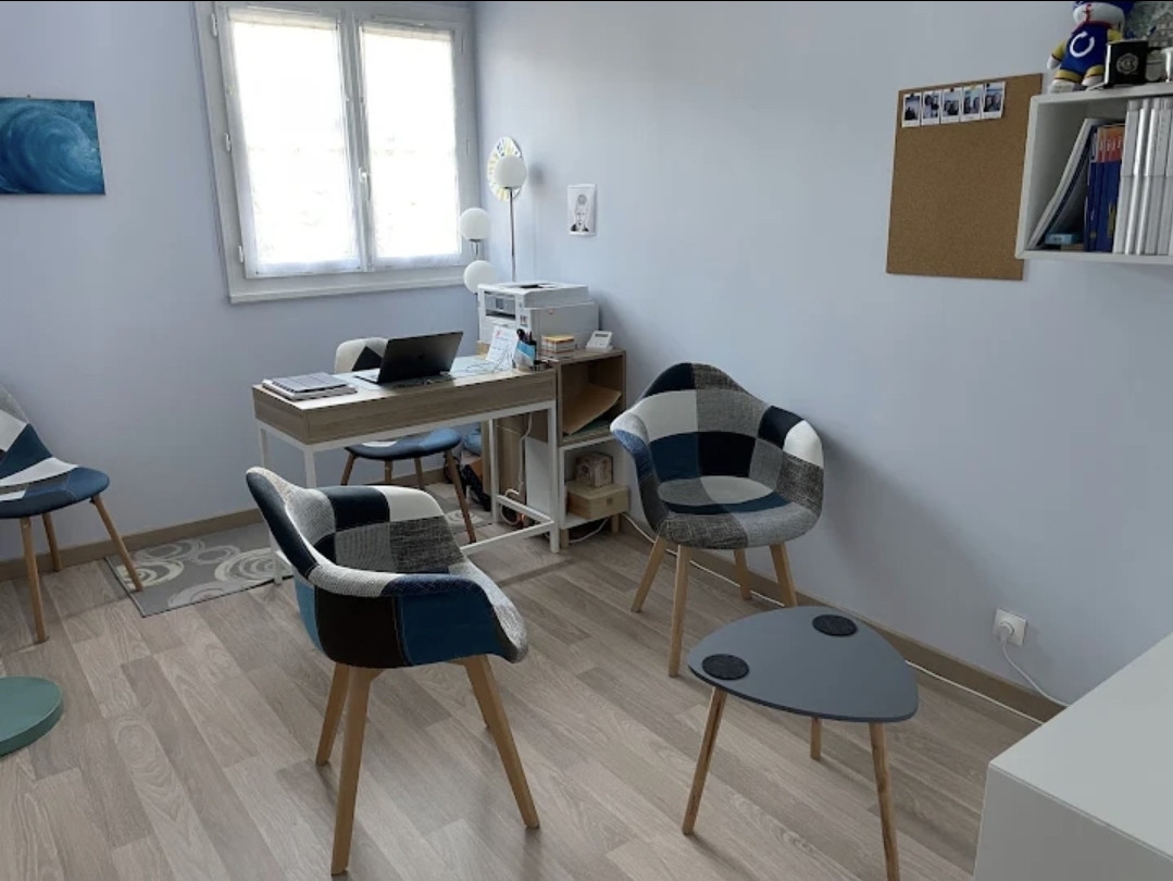 Loue  cabinet 10m2 Montigny-le-Bretonneux