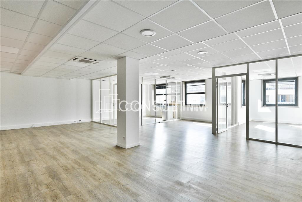 Surface de bureaux  de 795 m² non divisible à vendre dans un immeuble de bon standing