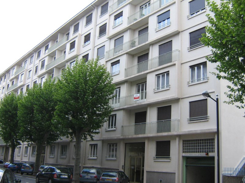 LOCAUX PROFESSIONNELS ROANNE - 70 m2