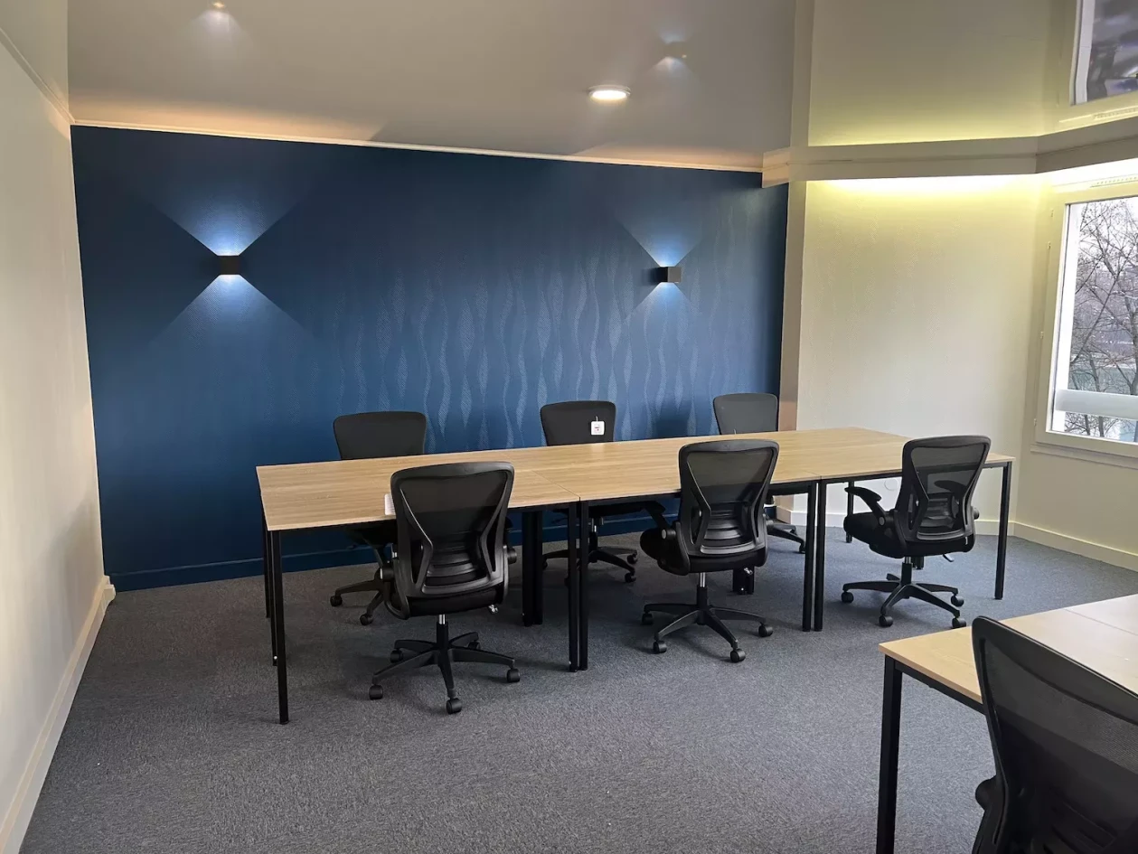 Bureau  allant de 10 à 35 m² (140 m² en tout) dispo pour activités médicales et paramédicales