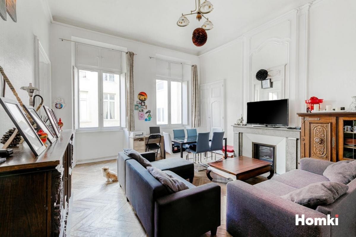 Immeuble de 17 appartements en plein centre ville de Montélimar