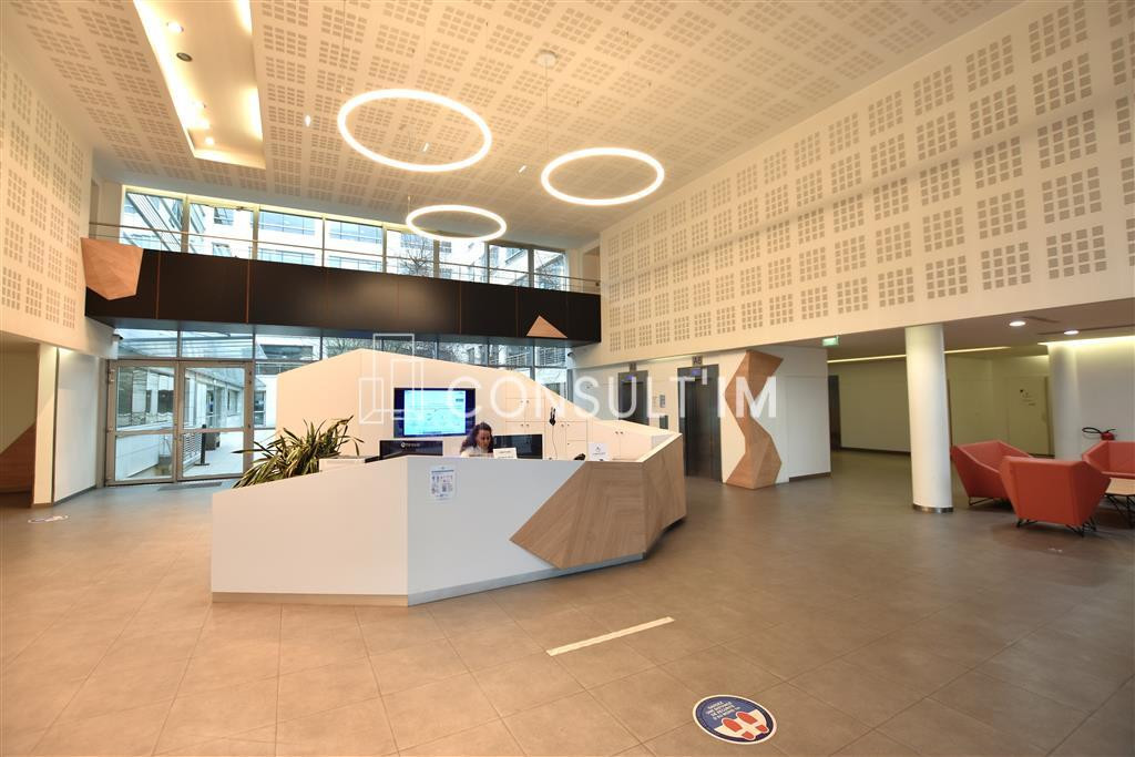 A toute Proximité de la station Plaine Stade de France - 901m² de bureaux lumineux et modulables