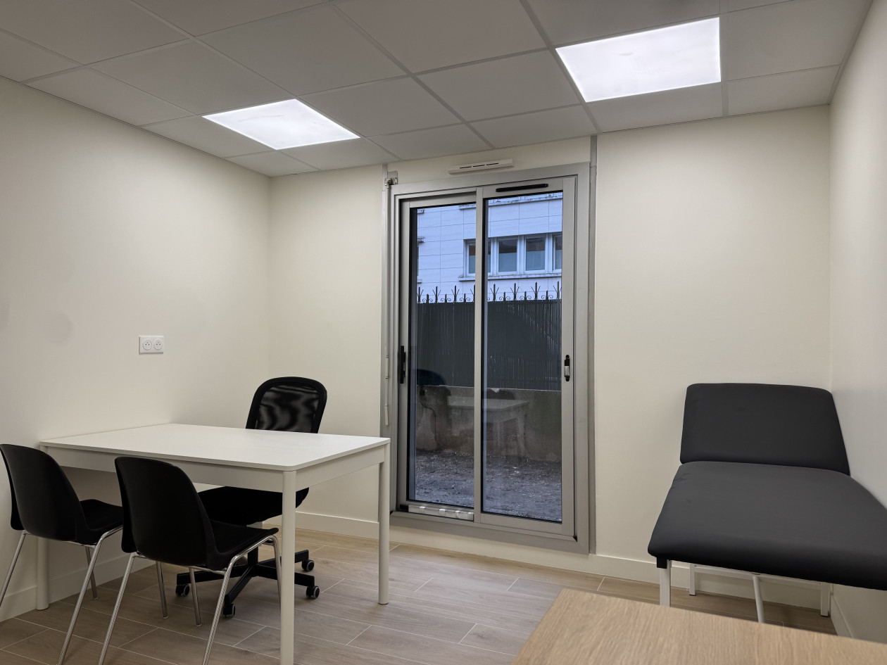 location de bureau en face de l'hôpital